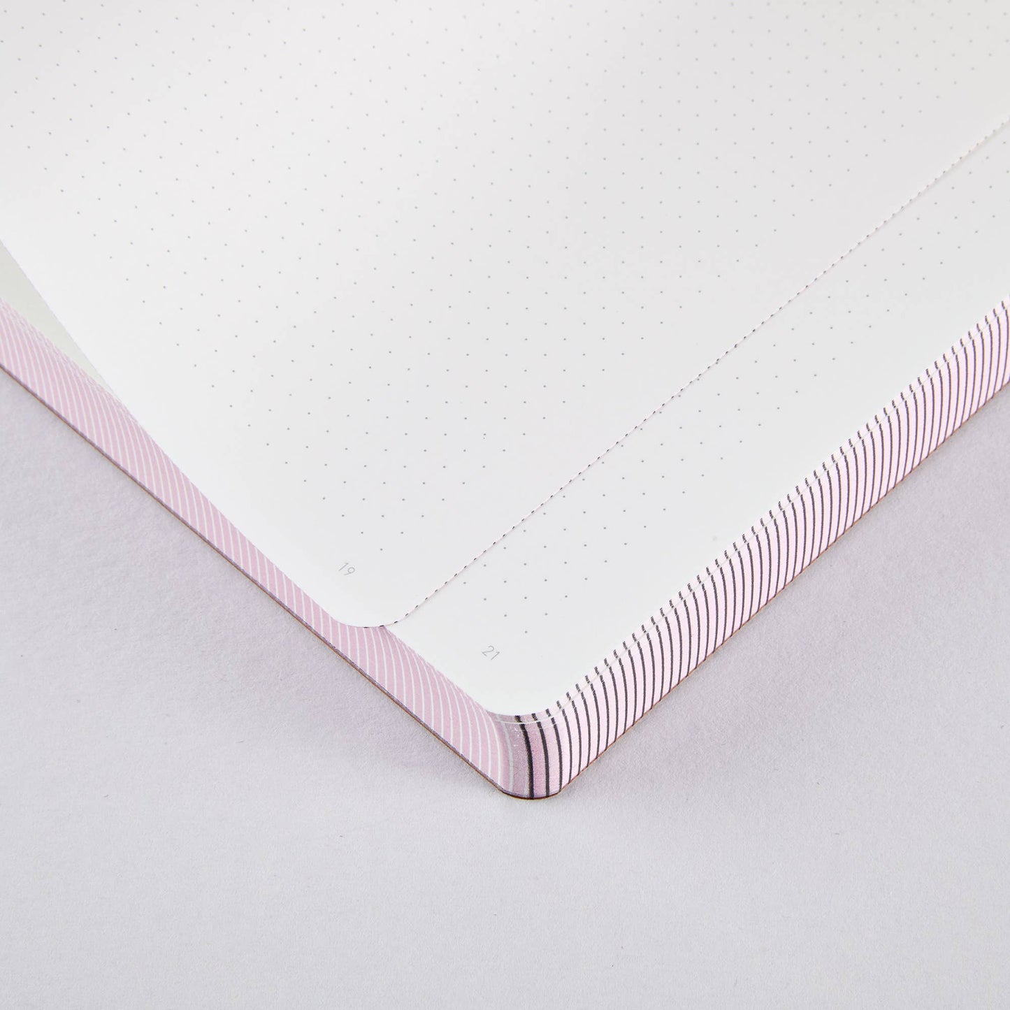 OX - Notebook Graphic L | A5+ | 3.5mm Dot Grid