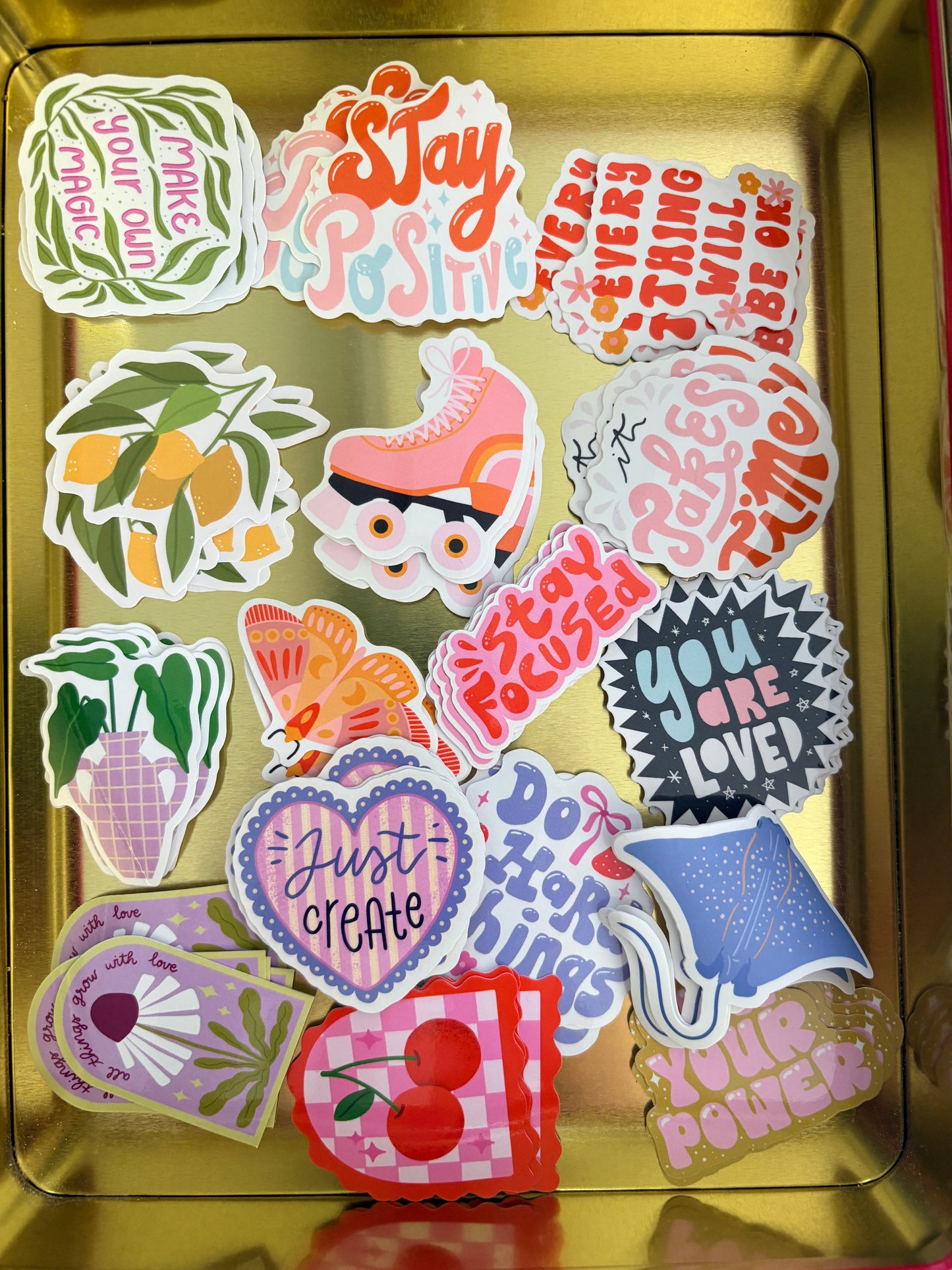 Die cut vinyl sticker - stay focused - positive quote